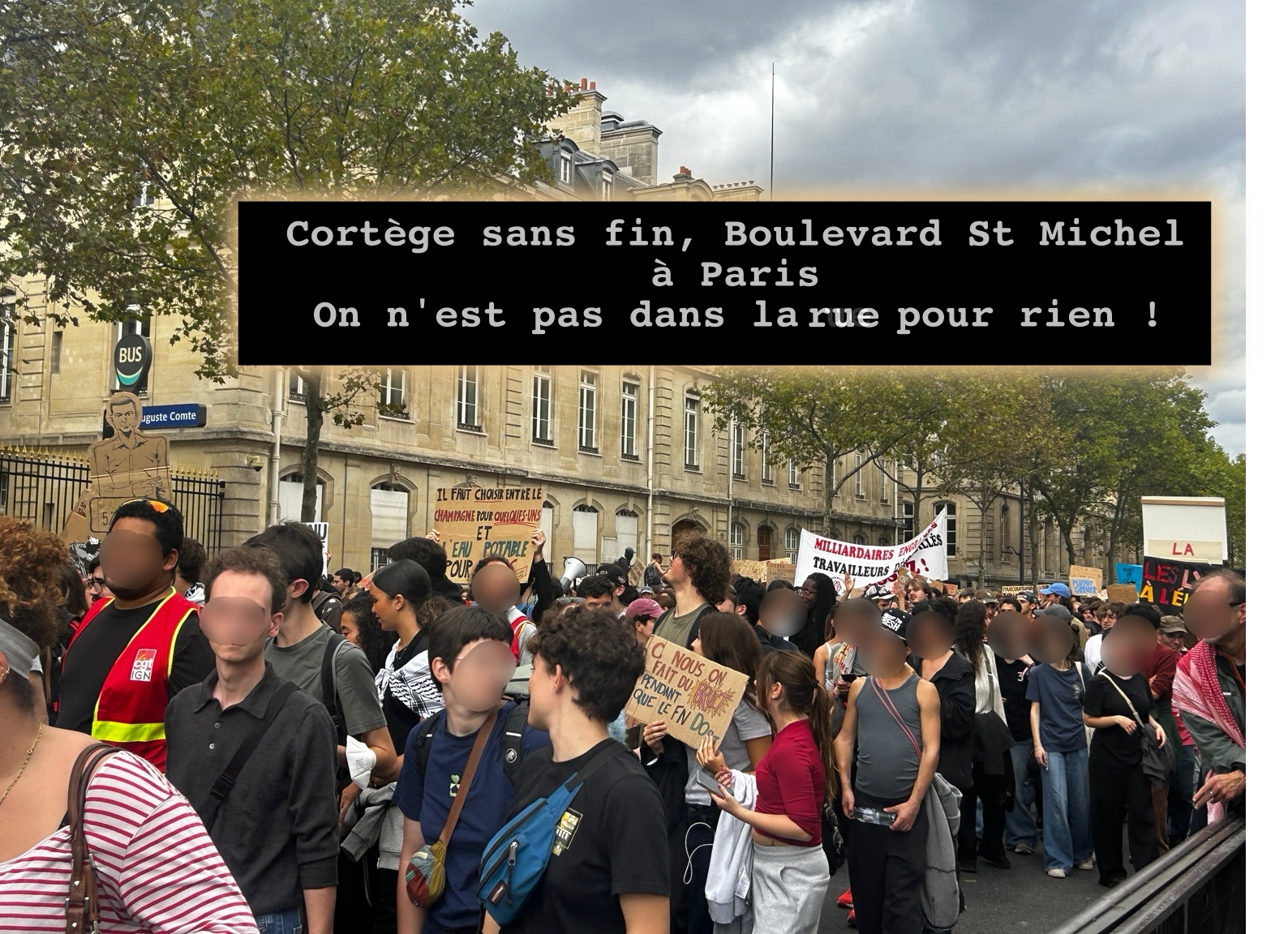 Reb Une gilet jeunes pas dans la rue pour rienBoulevard St Michel
